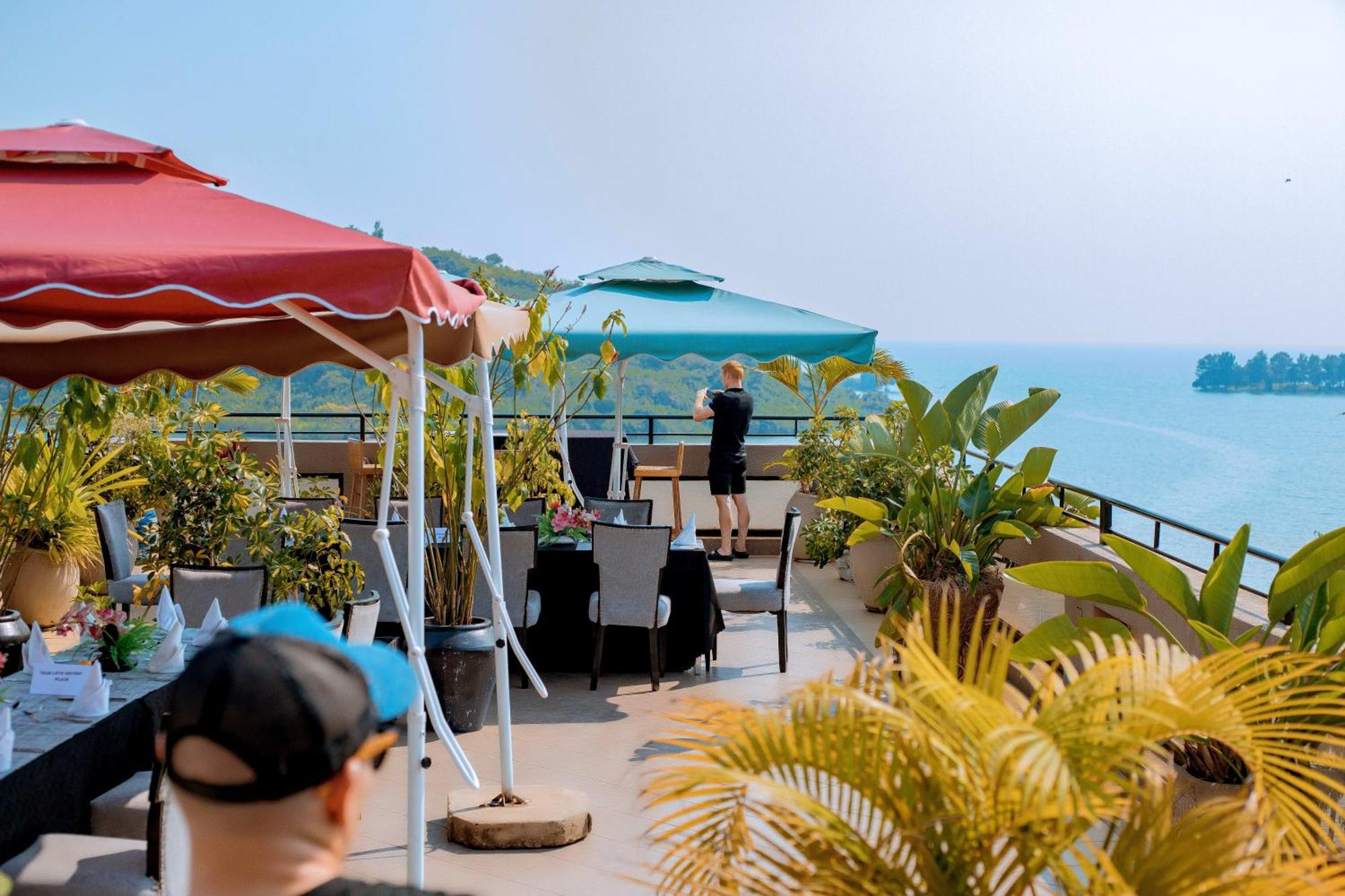 Kivu Hilltop View Resort Gisenyi Buitenkant foto